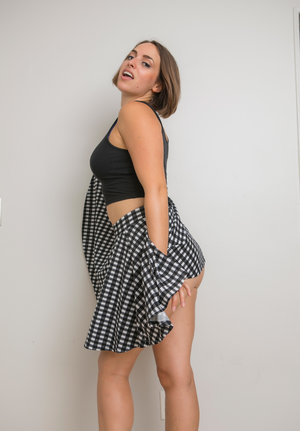 18 year old girl Bella nudeing off a cock in her graduation attire